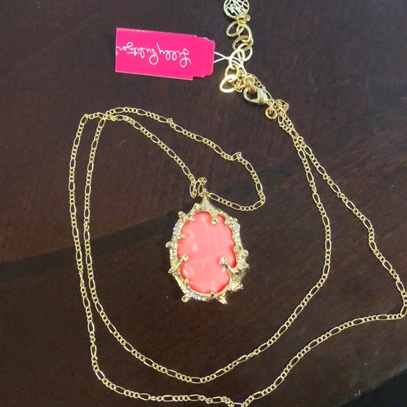 Lilly Pulitzer Jewelry - Lilly Pulitzer necklace with coral pendant